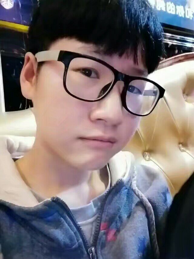 16级体育部部长 田诗意.jpg