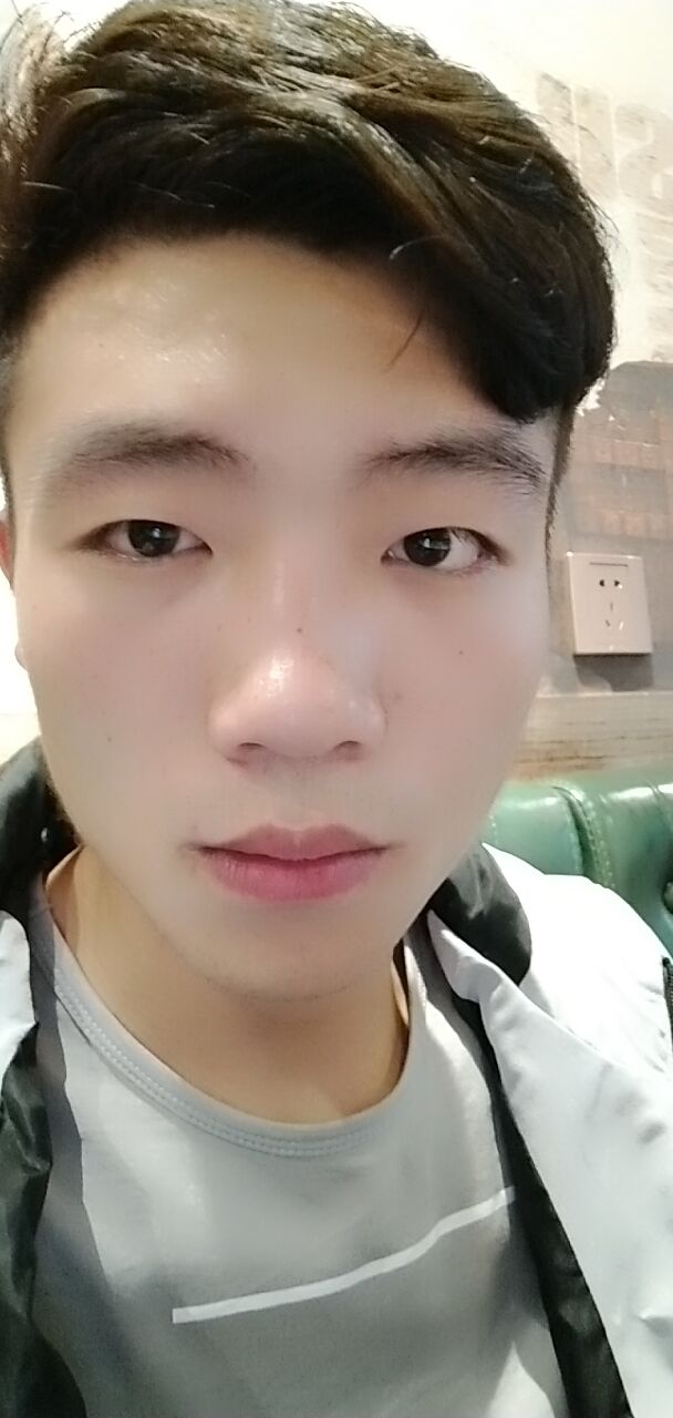 16级德育部部长 刘哲.jpg